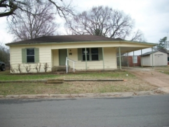1855 Graham St, Paris, TX 75460 