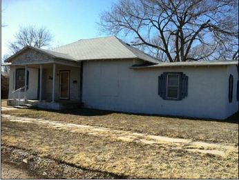 302 S 5th St, Floydada, TX 79235 