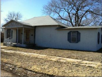 302 S 5th St, Floydada, TX 79235 