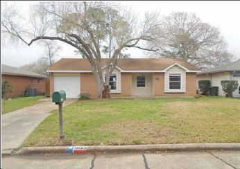 16915 Forest Bend Avenue, Friendswood, TX 77546 