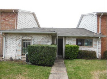 6439 S Briar Bayou Dr, Houston, TX 77072 