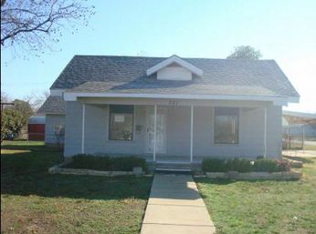 731 Texas St, Graham, TX 76450 