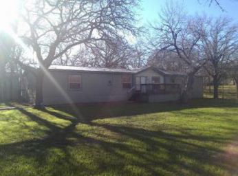 135 Alamo Dr, Lockhart, TX 78644 