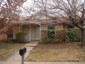 5800 Storm Dr, Watauga, TX 76148 