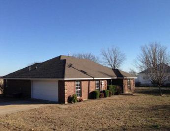 713 S Pearl St, Trenton, TX 75490 