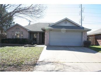 6104 Maple Leaf Dr, Arlington, TX 76017 