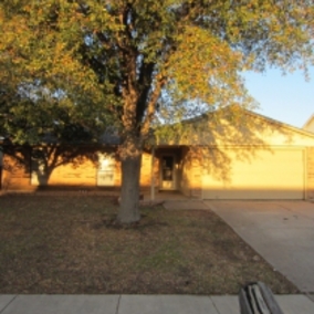5104 Sandalwood Ln, Arlington, TX 76017 