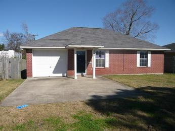 2648 Oak Ave, Groves, TX 77619 