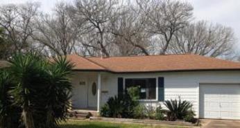 105 Birch St, Lake Jackson, TX 77566 