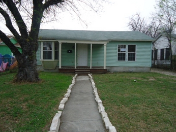 935 Mc Ilvaine, San Antonio, TX 78201 