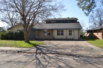 801 N Perry St, Angleton, TX 77515 