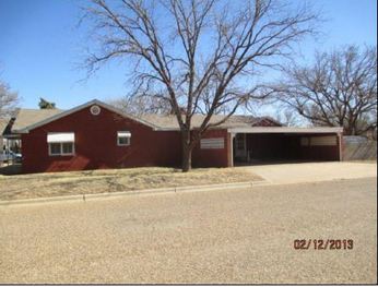 1055 W Lynn St, Slaton, TX 79364 