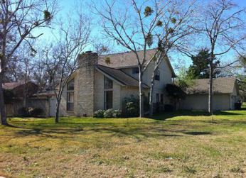 3800 Valley Oaks Dr, Bryan, TX 77802 