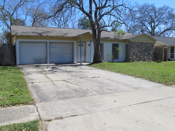 12327 Landsdowne Dr, Houston, TX 77035 