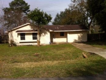 7595 Lawrence Dr, Beaumont, TX 77708 
