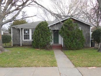 821 College Street, Cleburne, TX 76031 