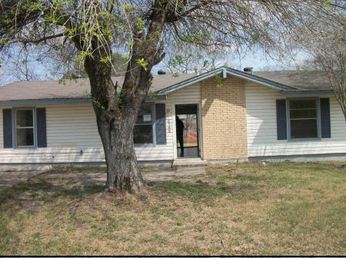 4702 Castle Strm, San Antonio, TX 78218 
