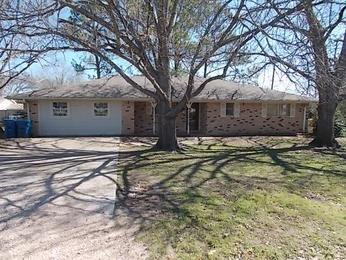 308 S Walker St, Blooming Grove, TX 76626 