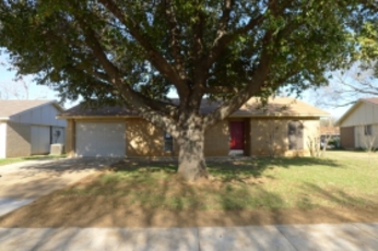 919 Elmwood Dr, Lewisville, TX 75067 