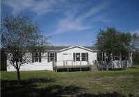 1037 Hilltop Rd, Beeville, TX 78102 