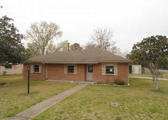 4515 37th St, Dickinson, TX 77539 