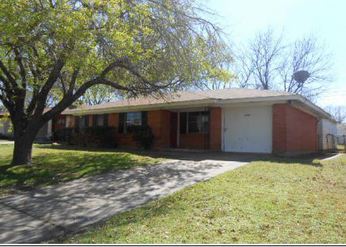 1103 S Carlton St, Ennis, TX 75119 