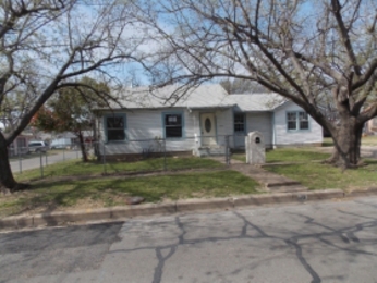 1101 N Robinson St, Cleburne, TX 76031 