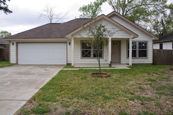 2433 Carmel St, Houston, TX 77091 