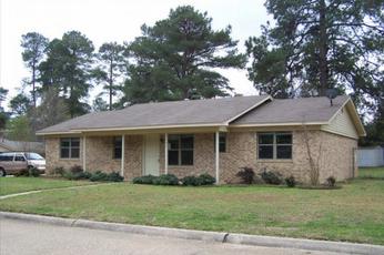 3801 Honeysuckle Ln, Texarkana, TX 75503 