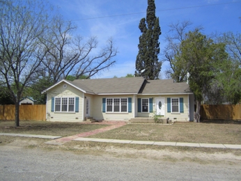 301 W Strickland St, Del Rio, TX 78840 
