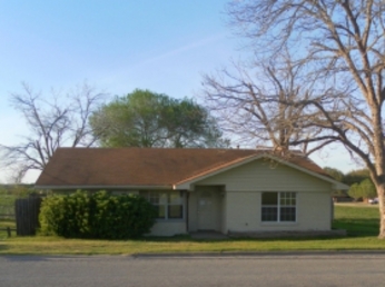 1401 E Tom Green St, Brenham, TX 77833 