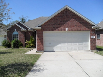 4007 Strawberry Ct, Dickinson, TX 77539 