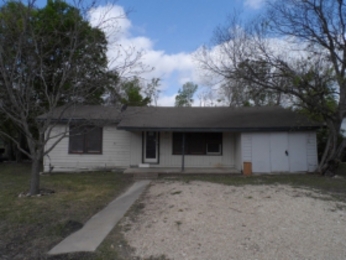 409 Wyeth St, Taylor, TX 76574 