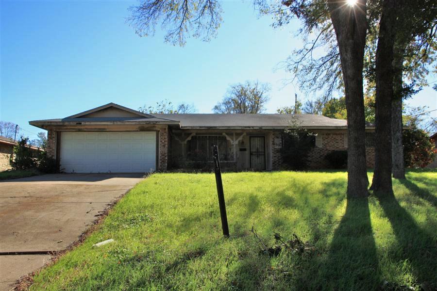 2608 Glen Garden, Fort Worth, TX 76119 