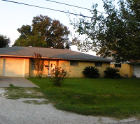3810 Suncrest Dr, Groves, TX 77619 