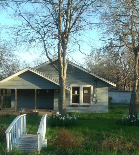 610 E 8th St, Kemp, TX 75143 