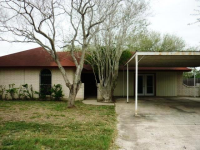 912 Maxine Dr, Elsa, TX 78543 