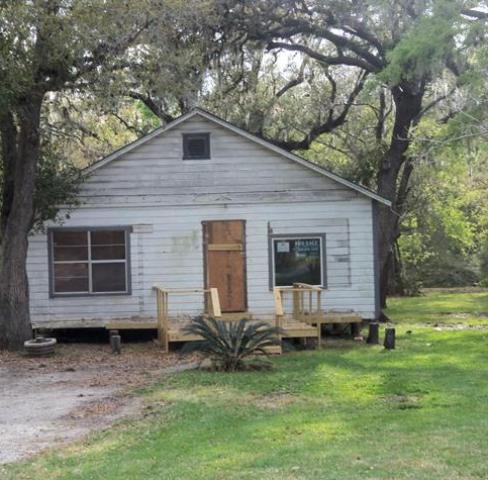 1524 S Columbia Dr, West Columbia, TX 77486 