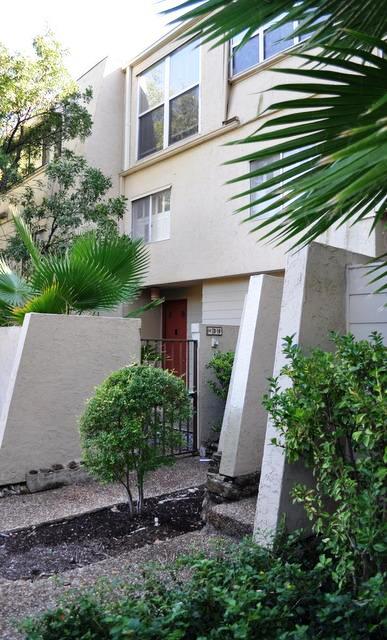 3102 Eisenhauer  #b18, San Antonio, TX 78209 