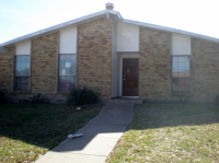 1913 Palmer Trl, Grand Prairie, TX 75052 