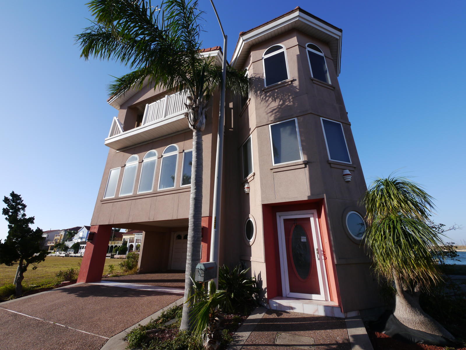 745 Kings Point Har, Corpus Christi, TX 78402 