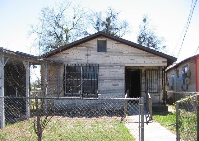 2210 West Laurel, San Antonio, TX 78201 