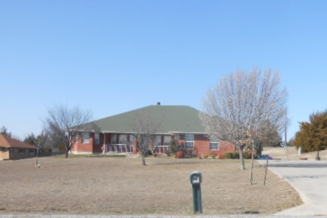 217 Greenview Ln, Van Alstyne, TX 75495 