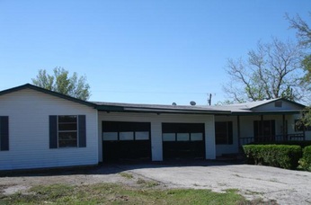 701 Westchester Rd, Taylor, TX 76574 