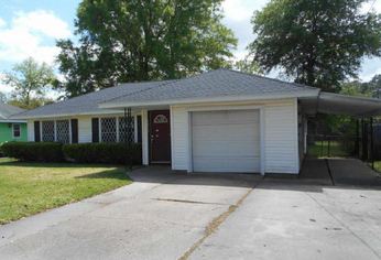 3837 Canal Ave, Groves, TX 77619 