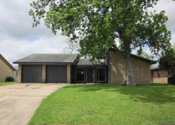 206 Hickory St, Lake Jackson, TX 77566 
