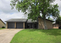 206 Hickory St, Lake Jackson, TX 77566 