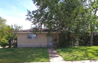 1302 Shawnee St, Houston, TX 77034 