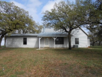 584 Theater Rd, Bowie, TX 76230 