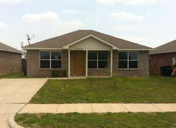 10517 Many Oaks Dr, Fort Worth, TX 76140 